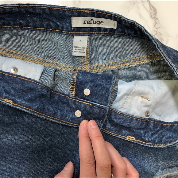 NWT❣️Distressed Denim Shorts - Picture 8 of 8